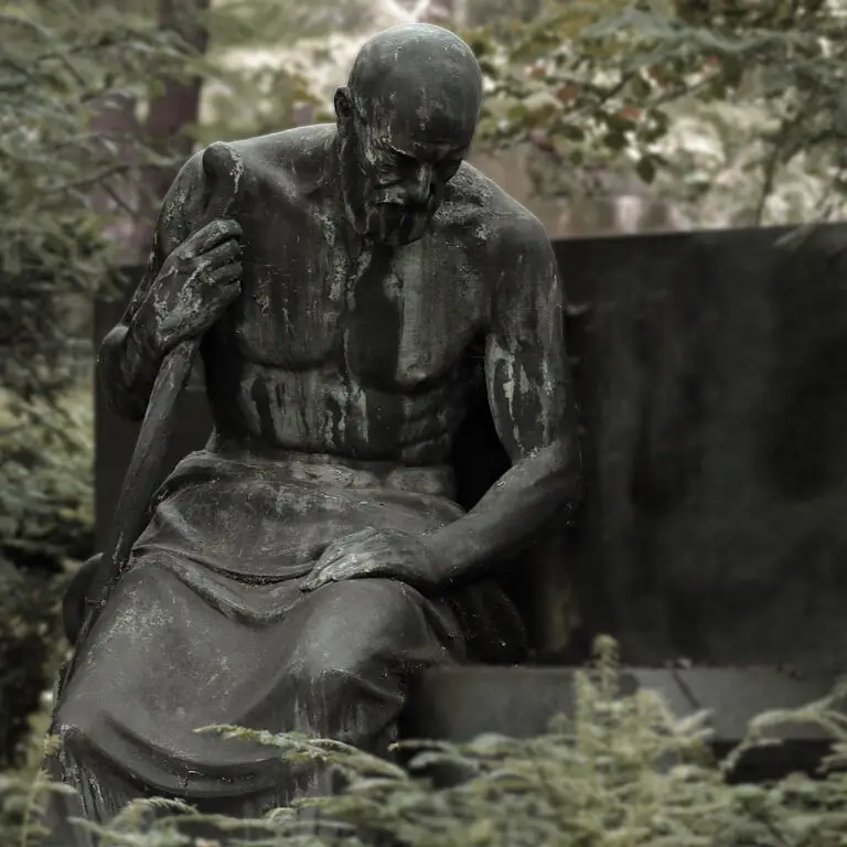 5 Cimetières très étranges